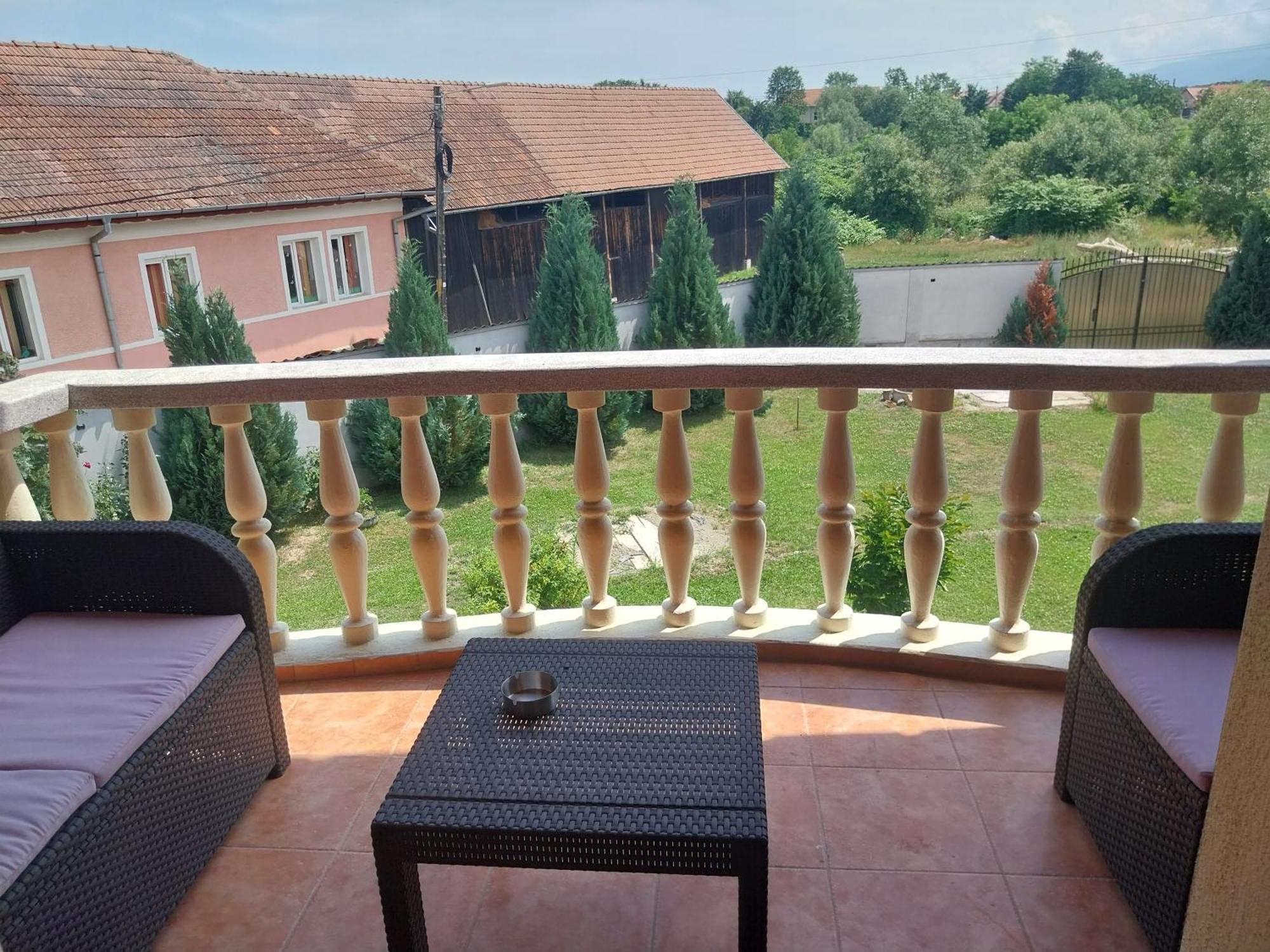 Serena House Cartisoara Exterior photo
